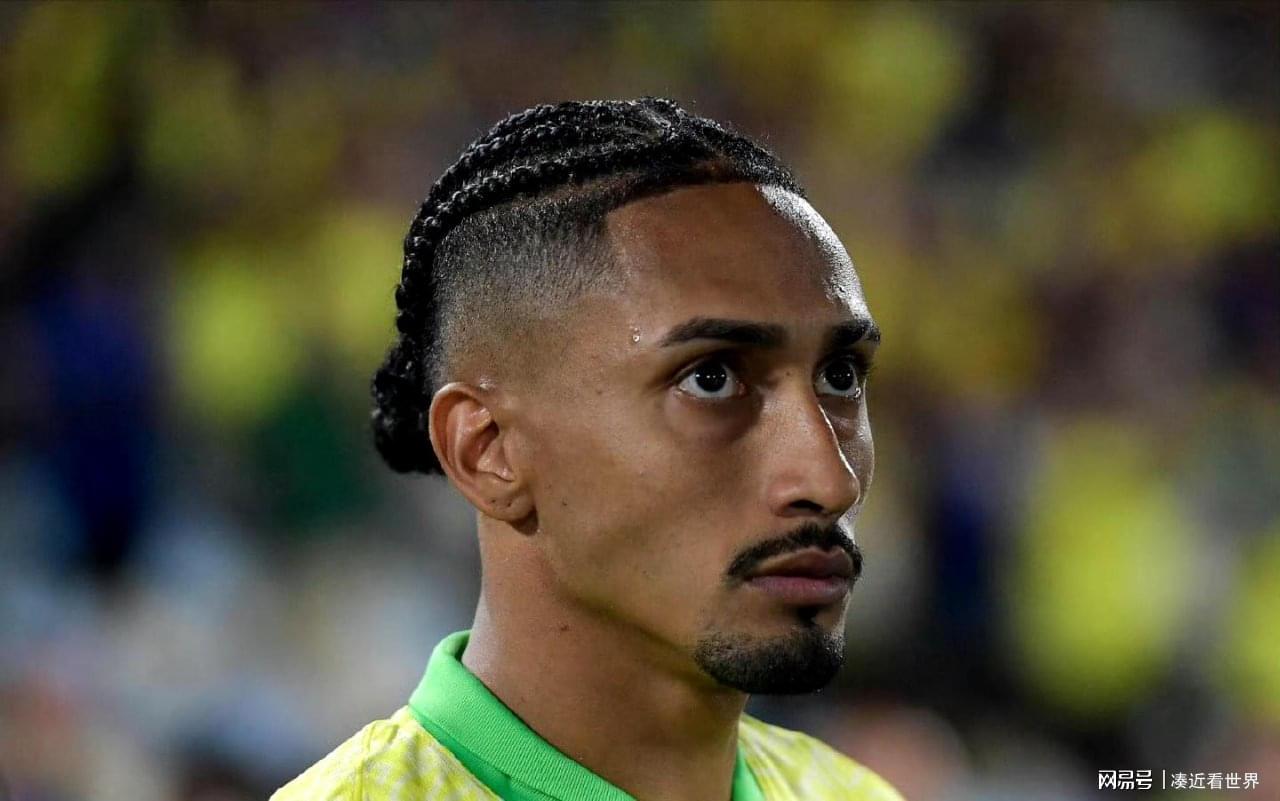 “你们员工是耻辱”：巴西前国足晒视频指控巴黎迪士尼！